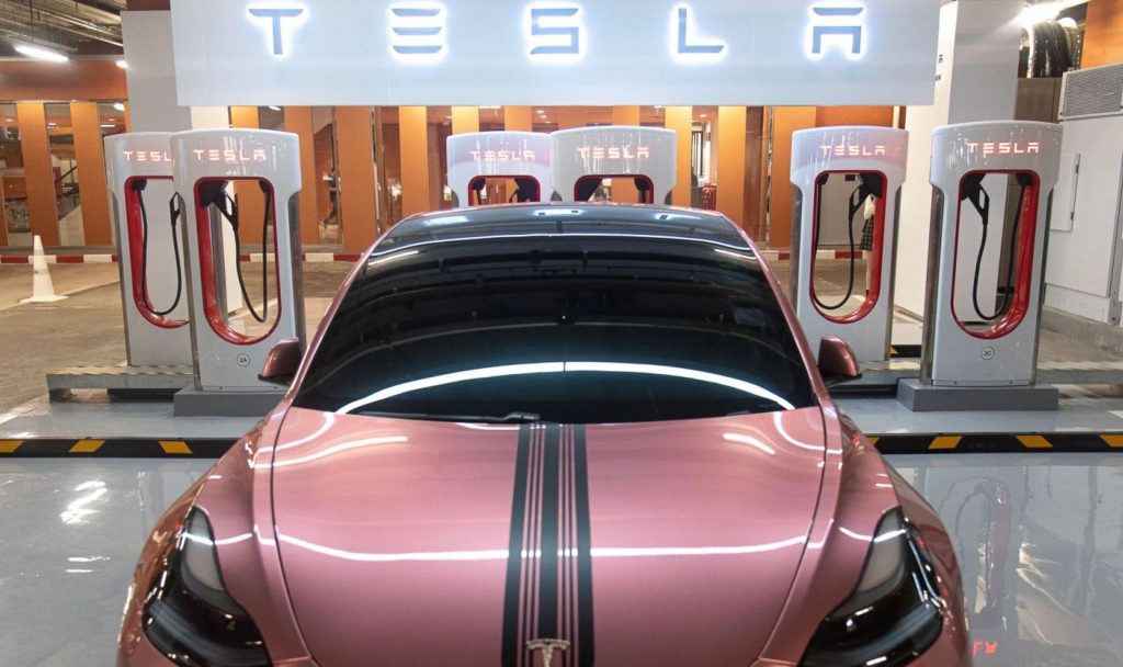 Tesla buka kantor malaysia
